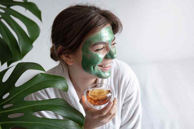Yeşil Çay ve Aloe Vera Jeli Maskesi