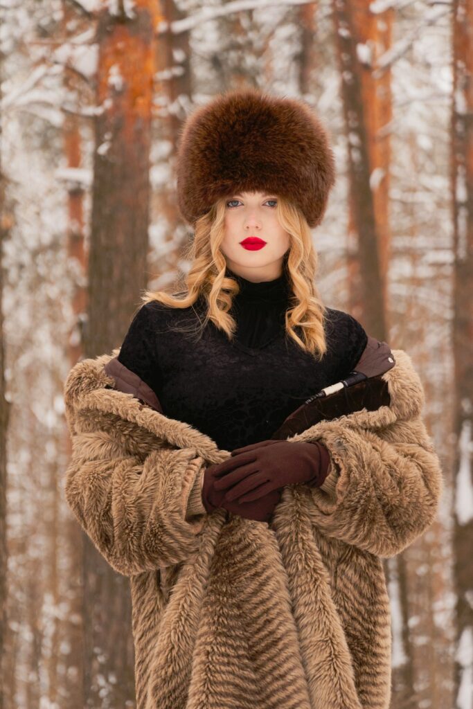 2025 Sonbahar/Kış Trendleri: Punk Ruhu, Faux Fur ve Sofistike Katmanlama